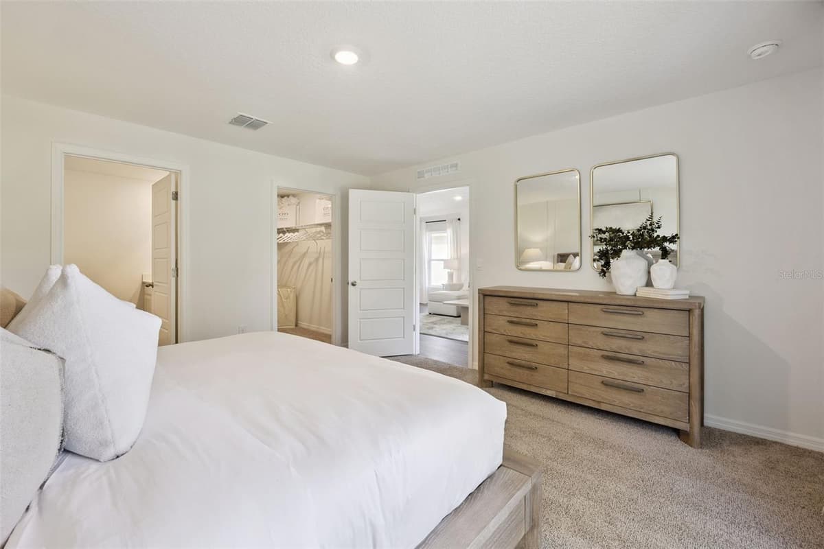 1523 LAS PALMAS STREET — photo 18 of 29
