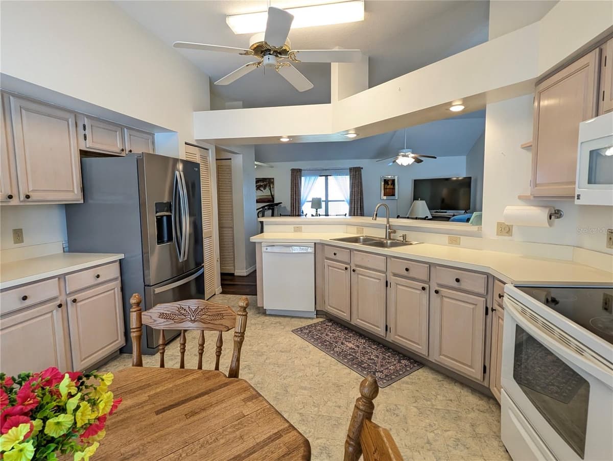 4286 MAE WEST WAY — photo 4 of 49