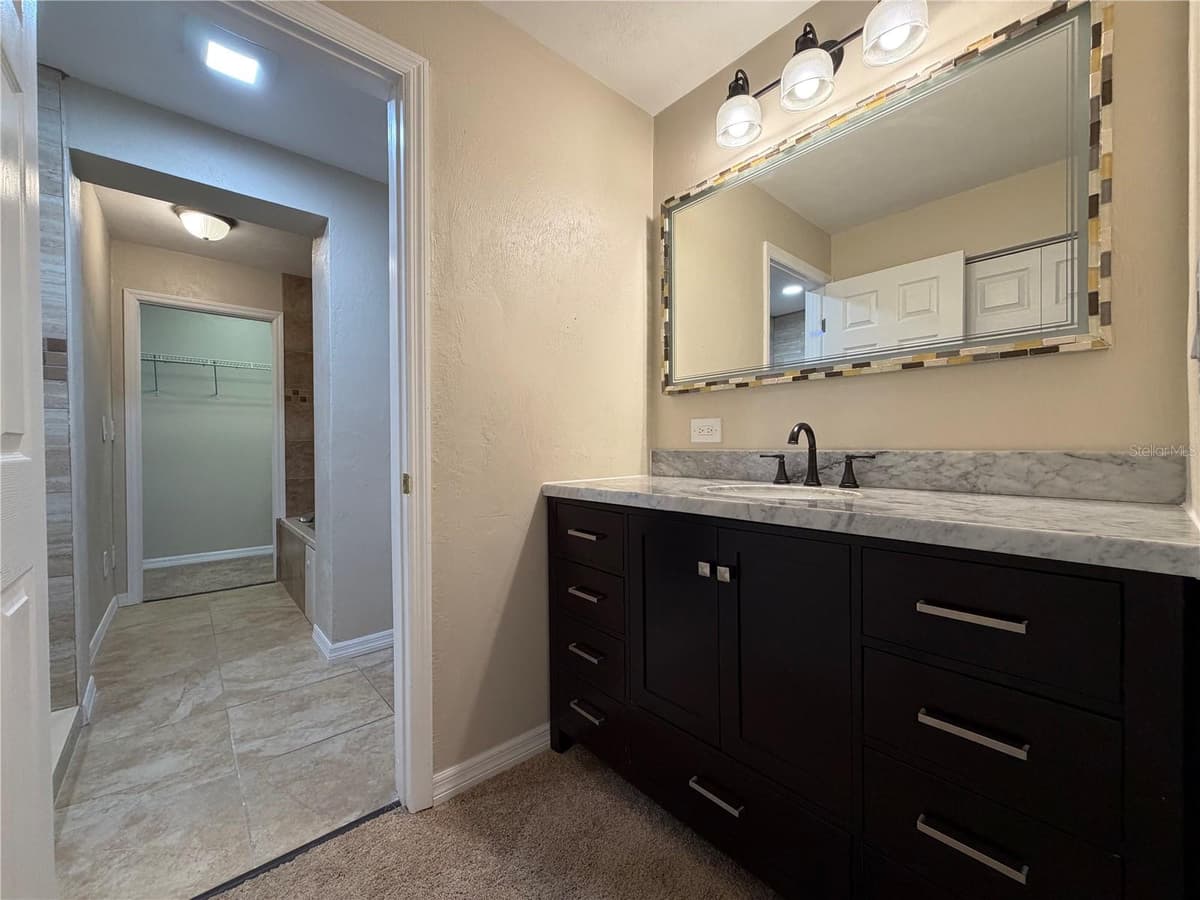 1013 INDIAN OAKS — photo 14 of 25