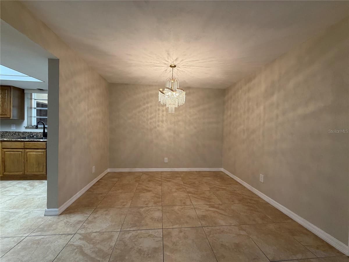 1013 INDIAN OAKS — photo 6 of 25
