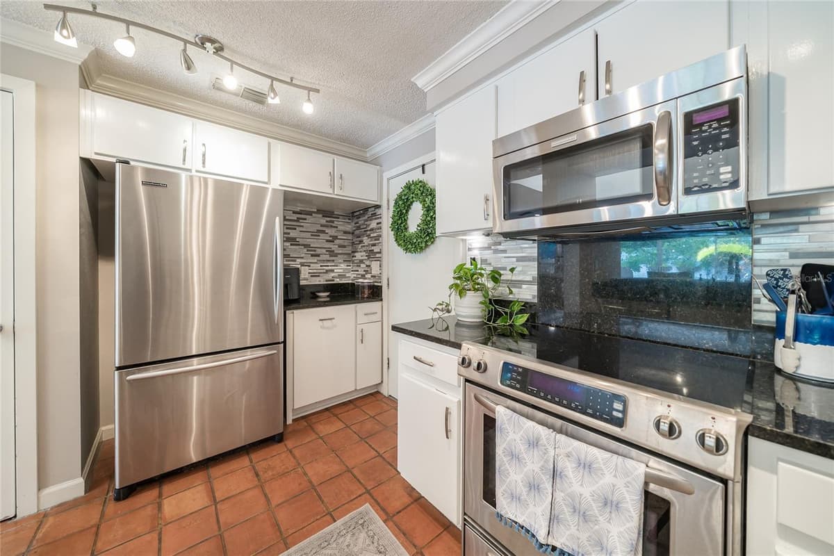 2939 KNIGHTS AVENUE — photo 36 of 55