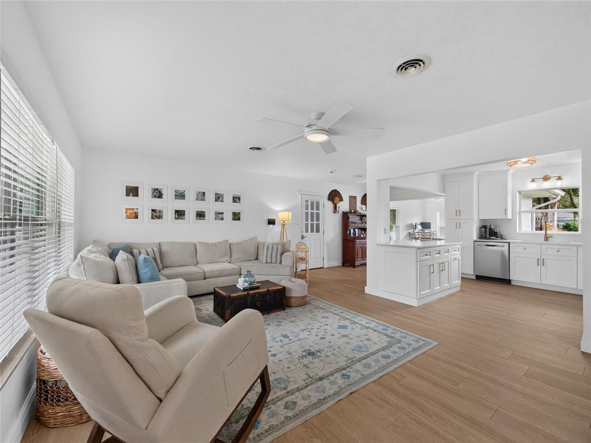 1146 DONALD AVENUE — photo 12 of 46