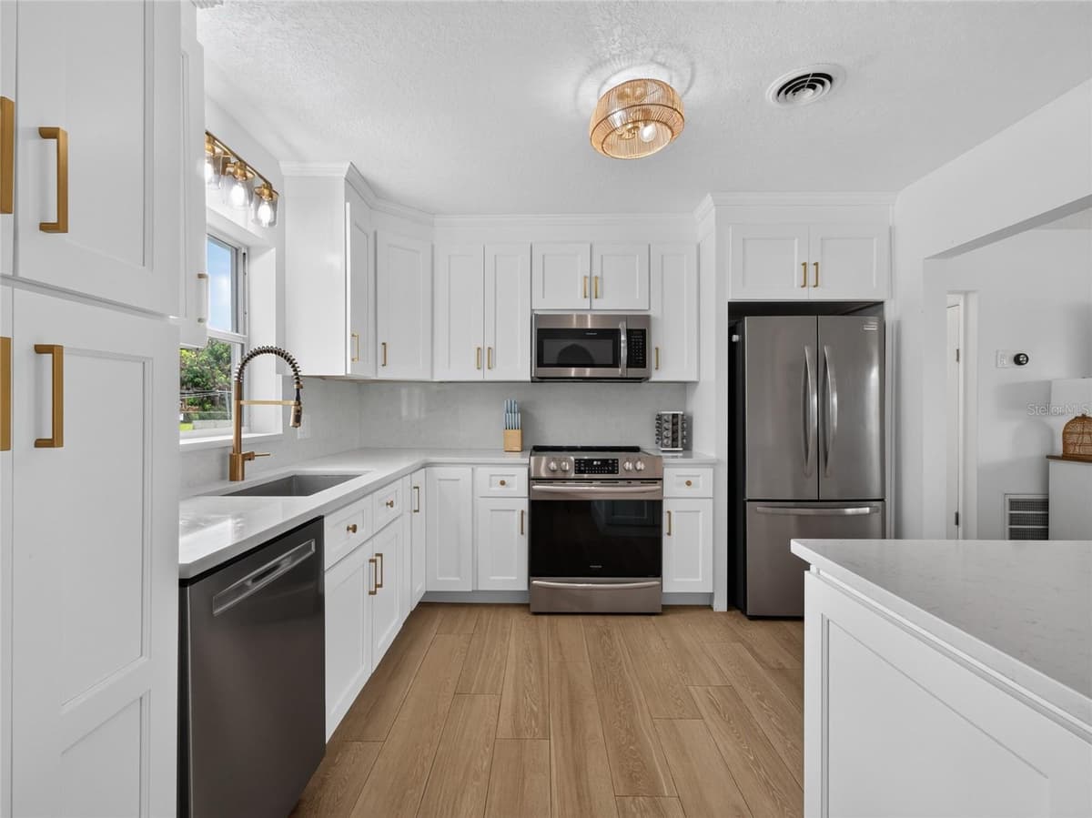 1146 DONALD AVENUE — photo 18 of 46