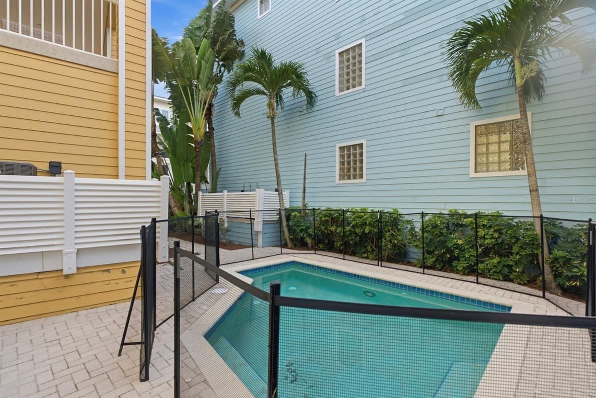 2718 GULF BOULEVARD — photo 5 of 82