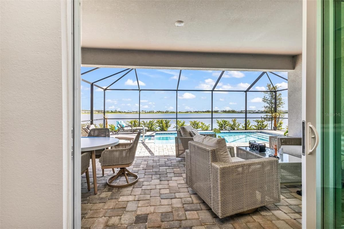8472 SHORE LAKE DRIVE — photo 11 of 40