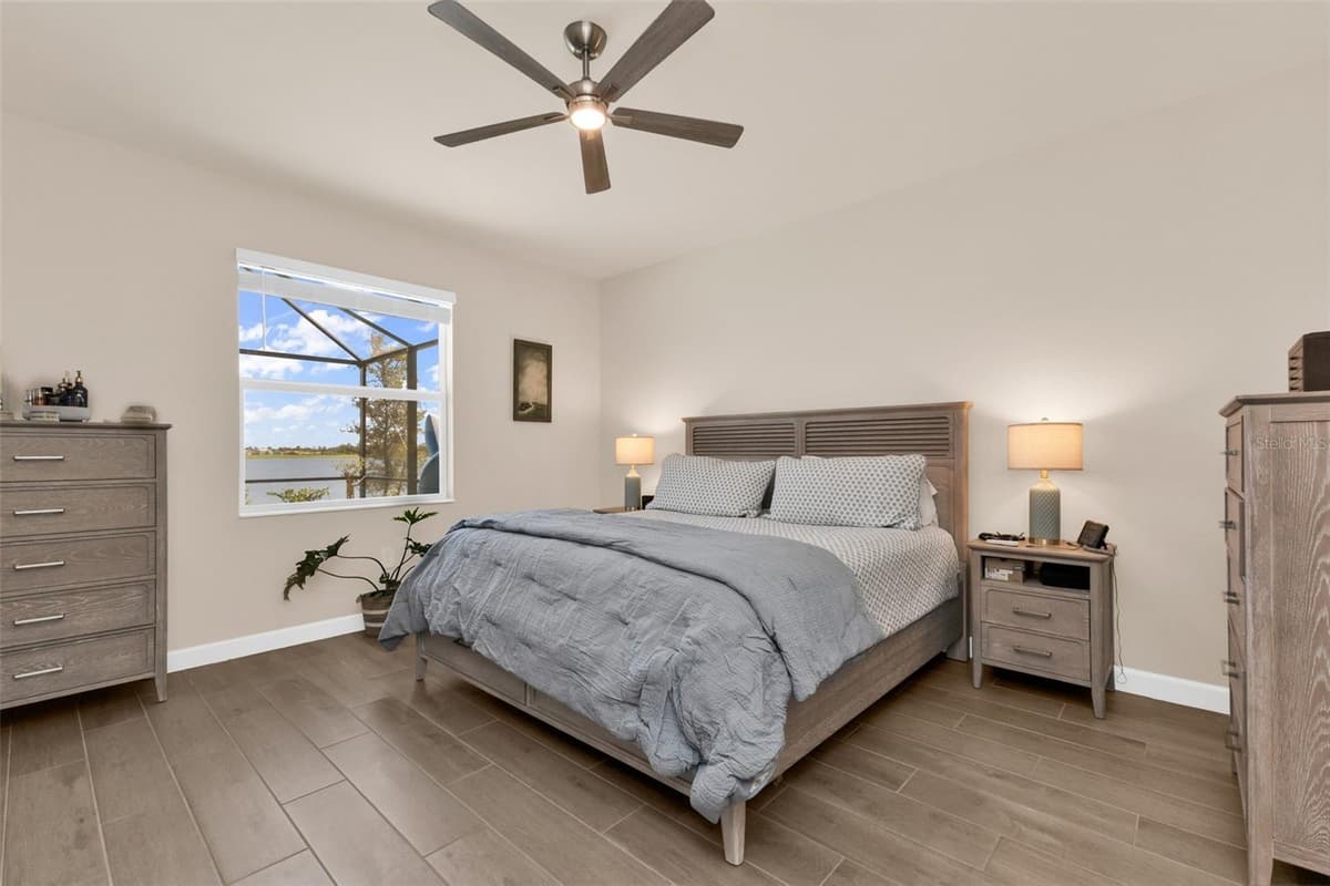 8472 SHORE LAKE DRIVE — photo 4 of 40