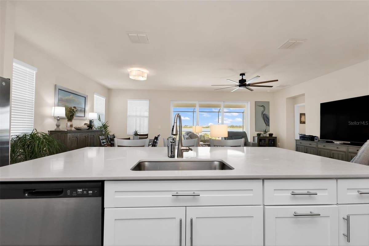 8472 SHORE LAKE DRIVE — photo 16 of 40