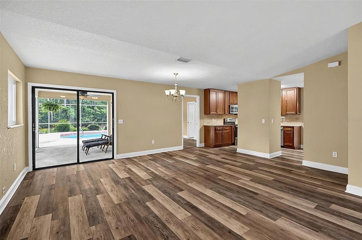 43 BAY SPRING PLACE — photo 8 of 71