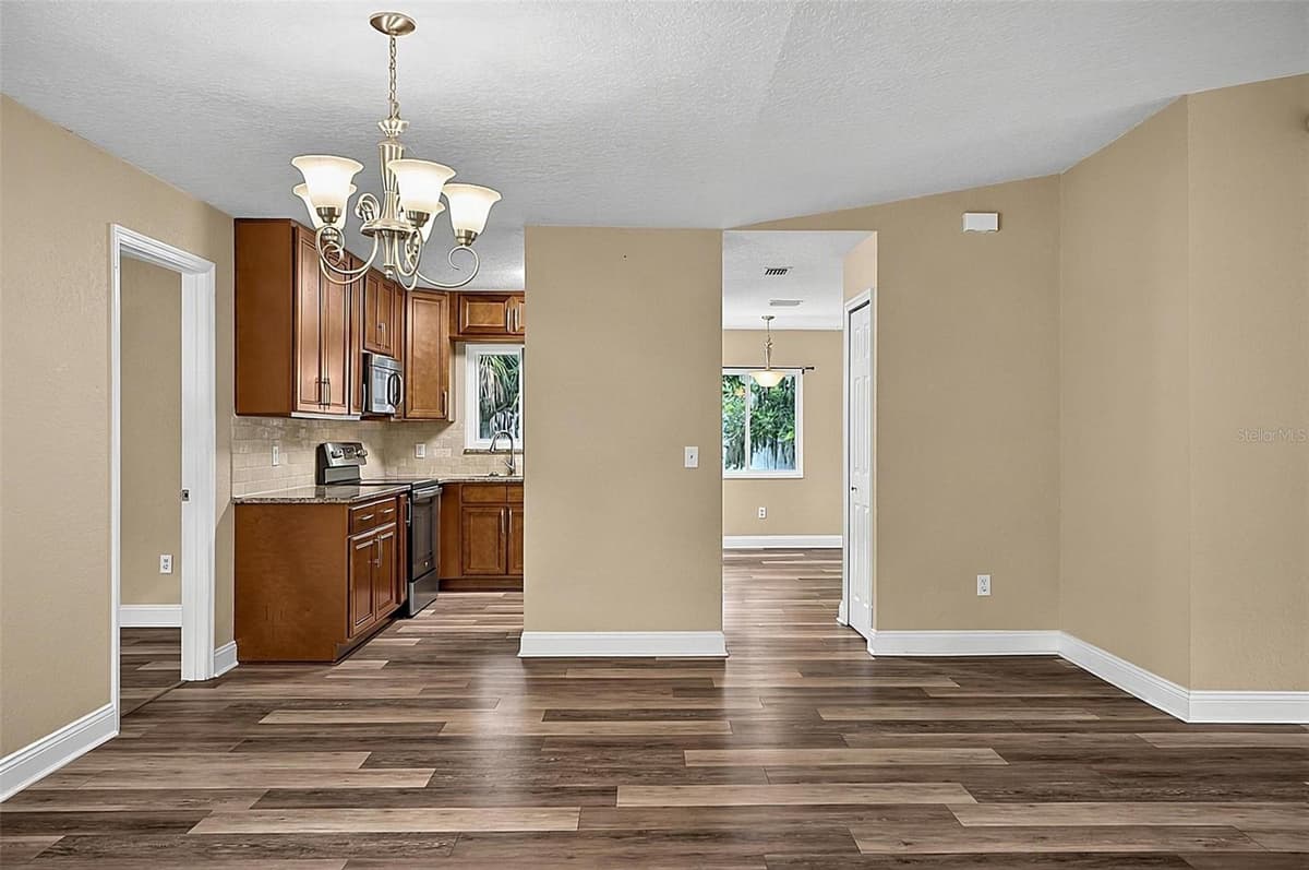 43 BAY SPRING PLACE — photo 12 of 71
