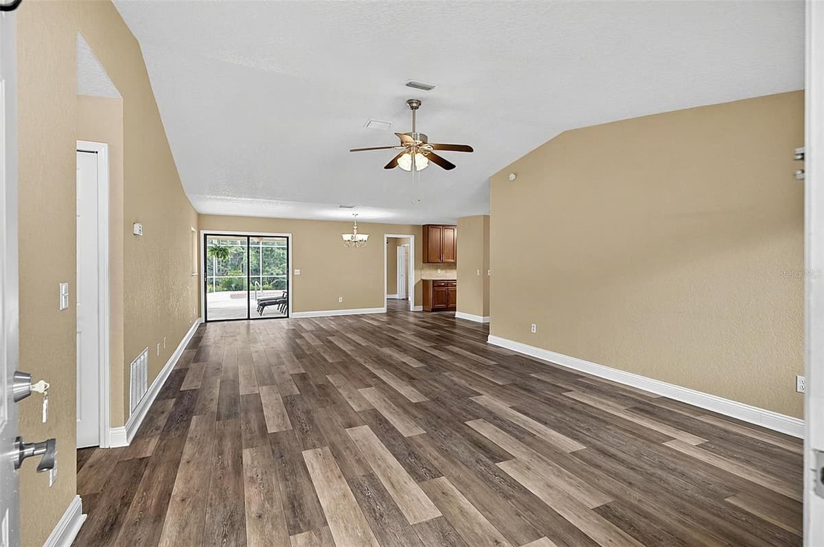 43 BAY SPRING PLACE — photo 4 of 71