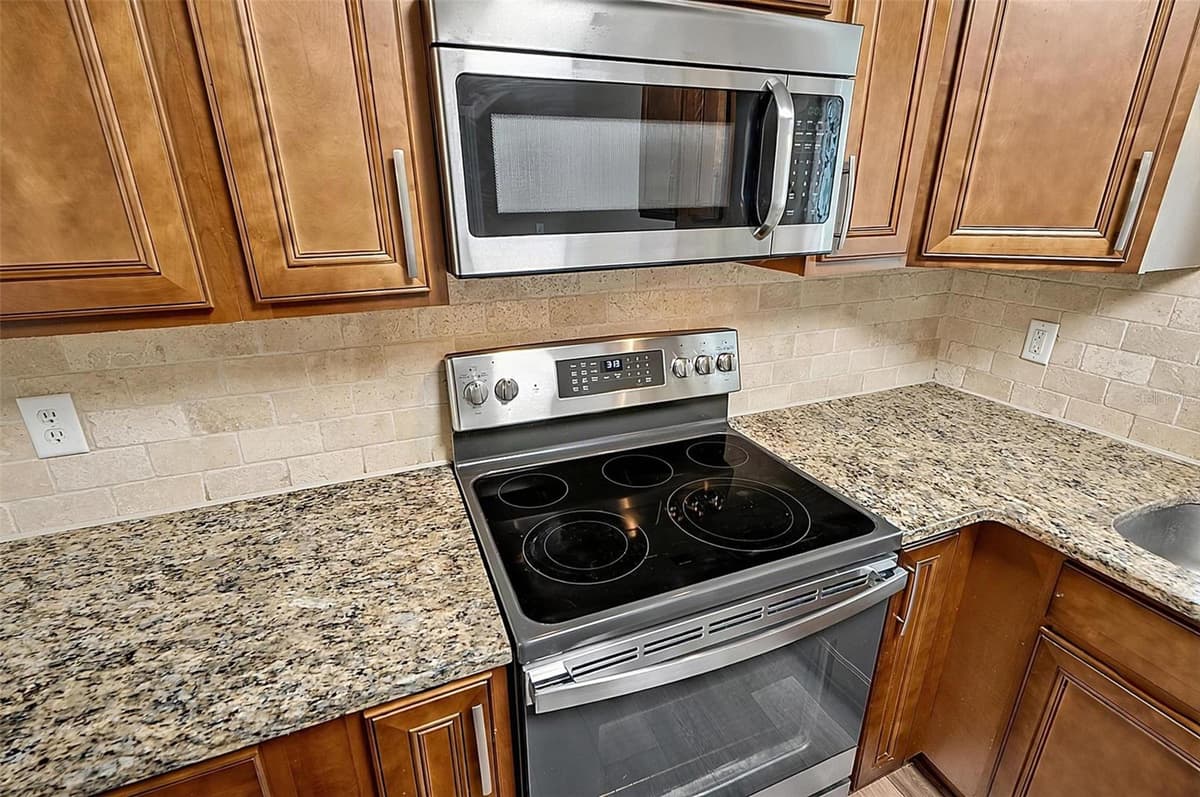 43 BAY SPRING PLACE — photo 17 of 71