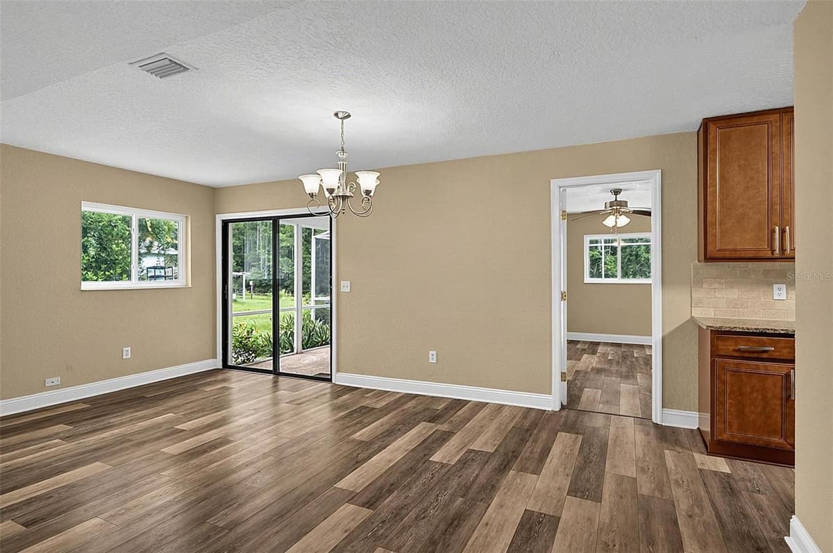 43 BAY SPRING PLACE — photo 9 of 71