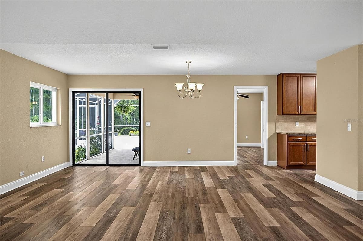 43 BAY SPRING PLACE — photo 11 of 71
