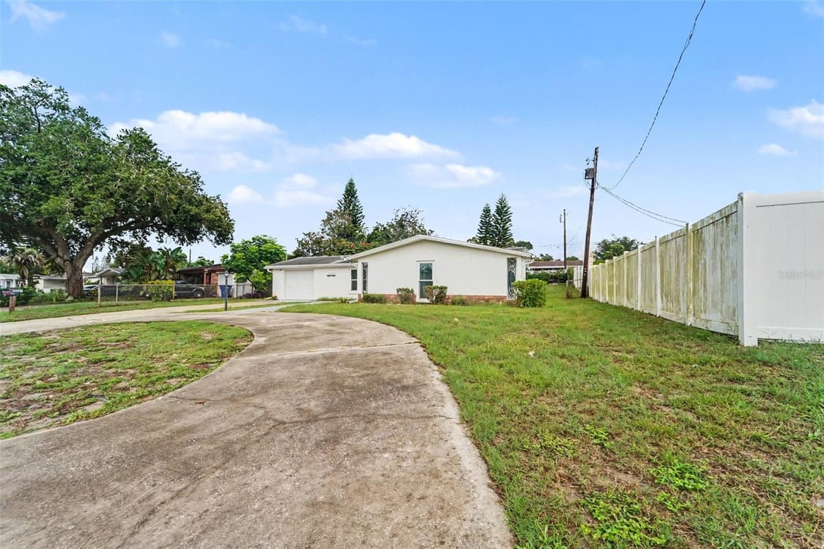 3536 KIMBERLY OAKS DRIVE — photo 3 of 31