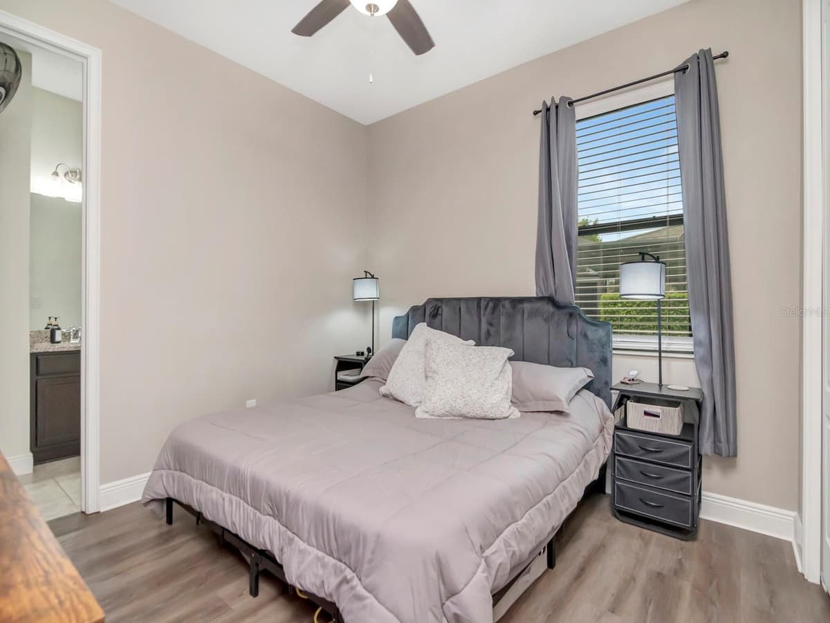 8213 SUMMER BROOK COURT — photo 5 of 40
