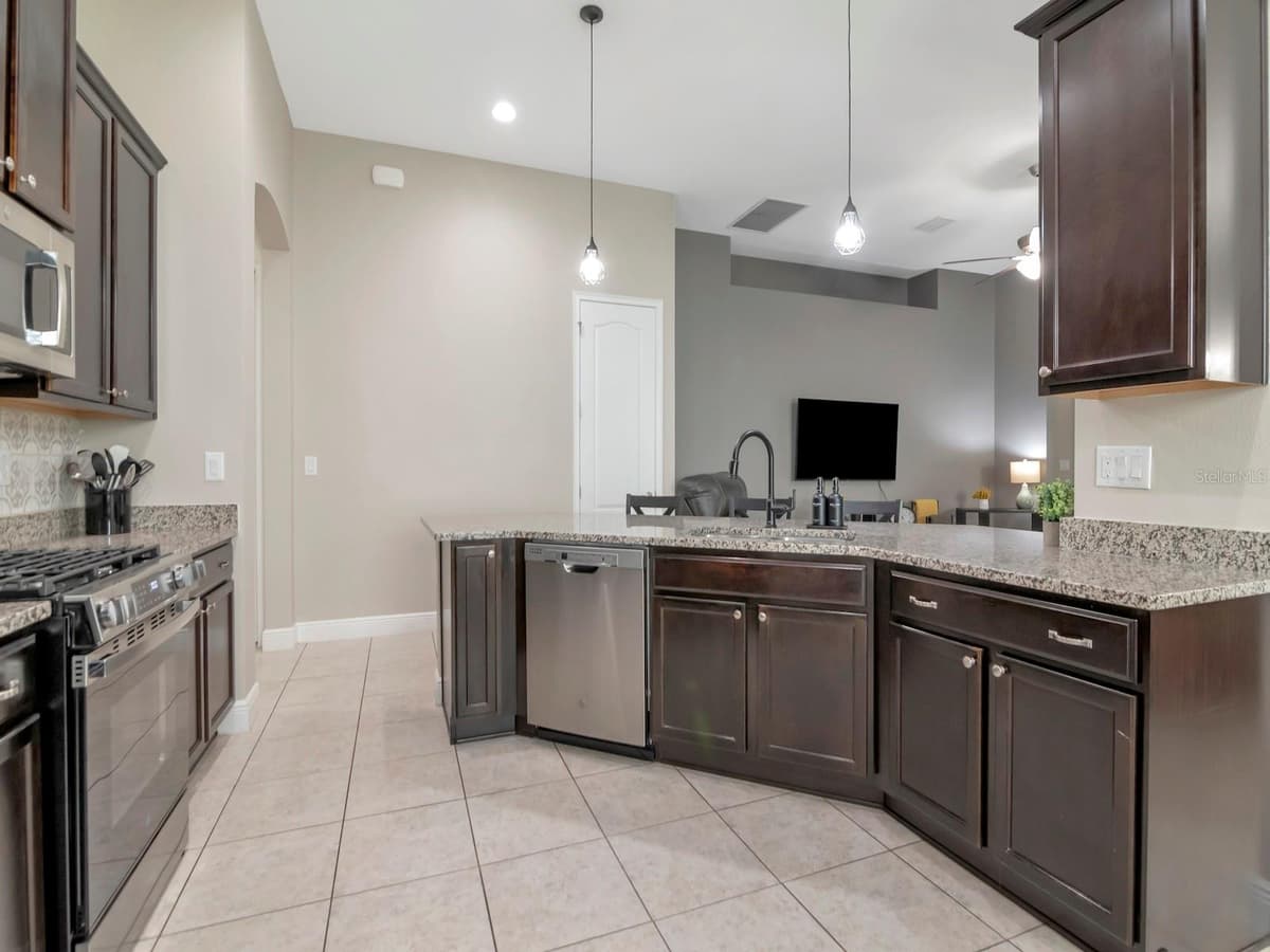 8213 SUMMER BROOK COURT — photo 26 of 40