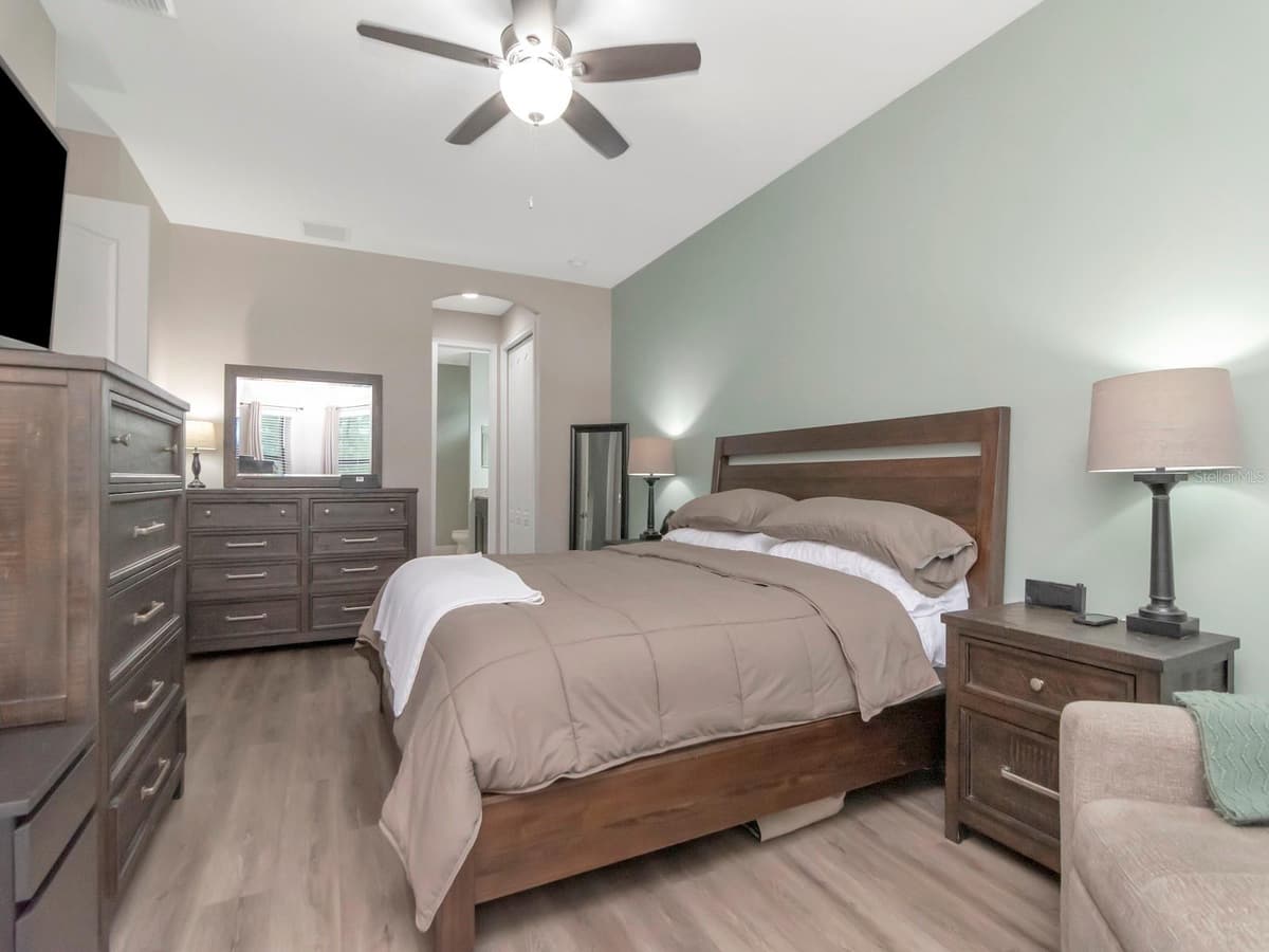8213 SUMMER BROOK COURT — photo 13 of 40