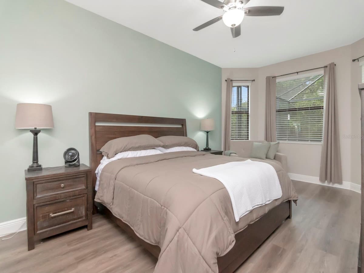 8213 SUMMER BROOK COURT — photo 10 of 40