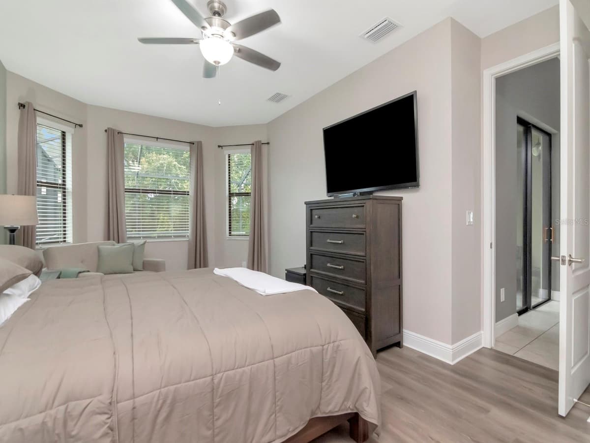 8213 SUMMER BROOK COURT — photo 11 of 40