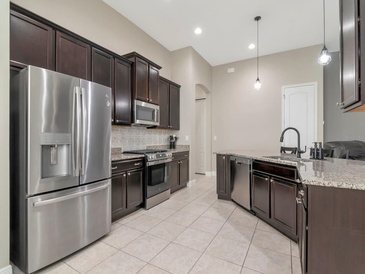 8213 SUMMER BROOK COURT — photo 25 of 40