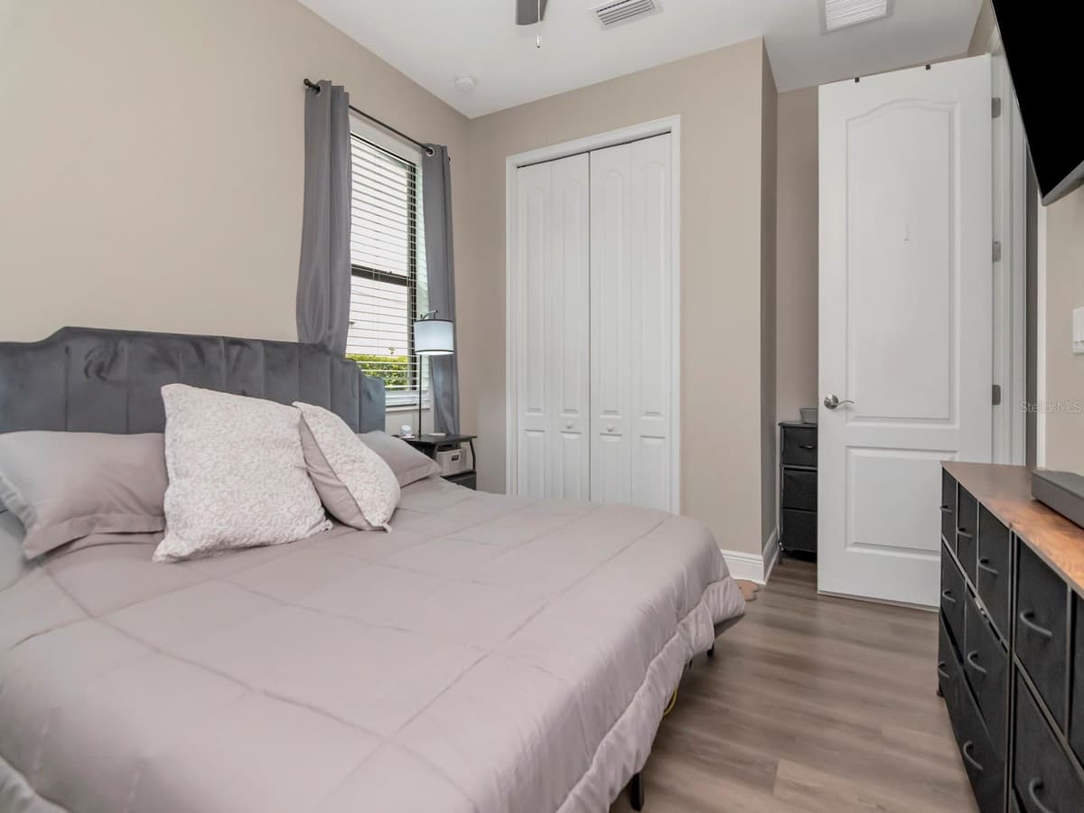 8213 SUMMER BROOK COURT — photo 6 of 40