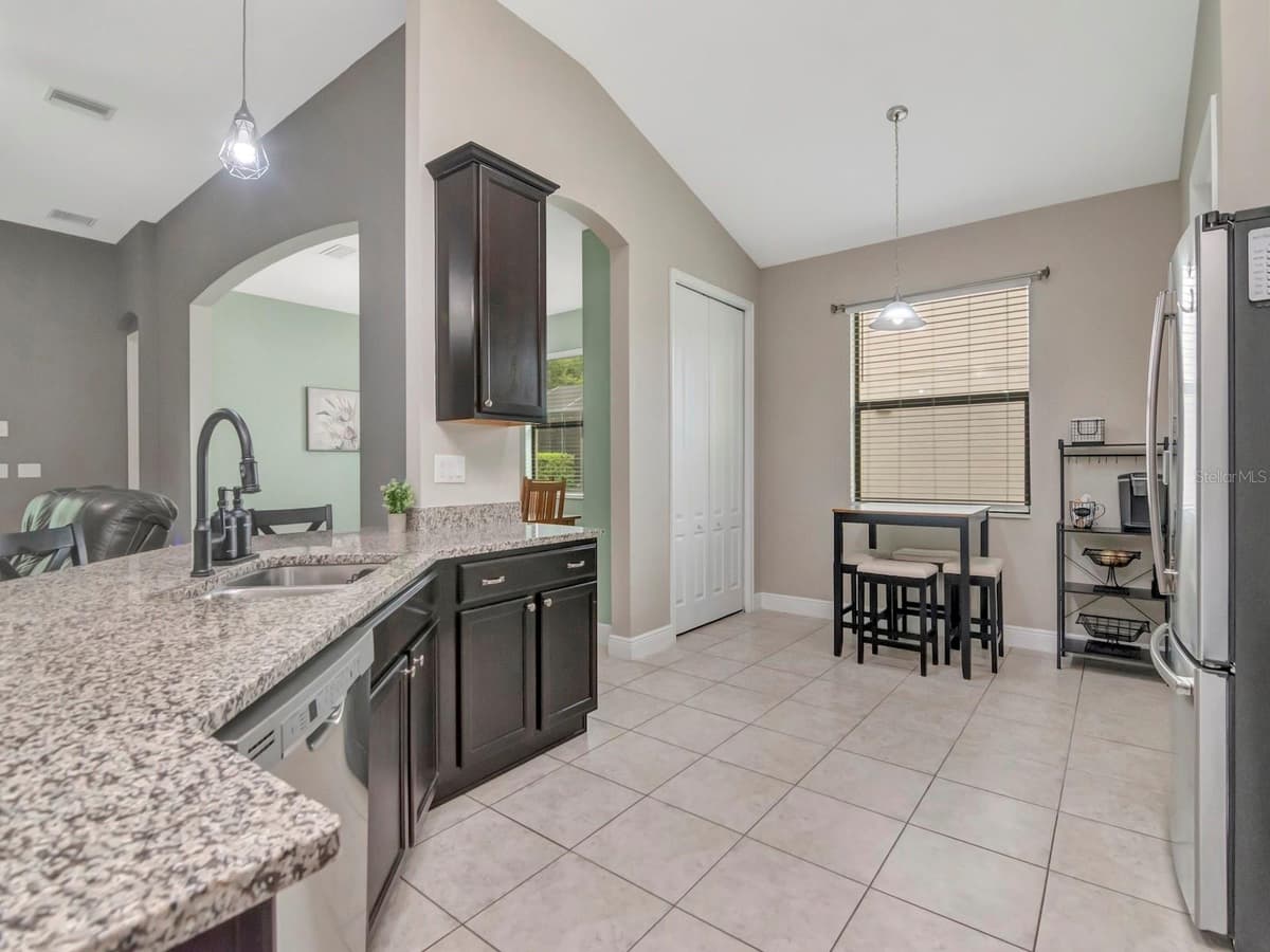 8213 SUMMER BROOK COURT — photo 22 of 40