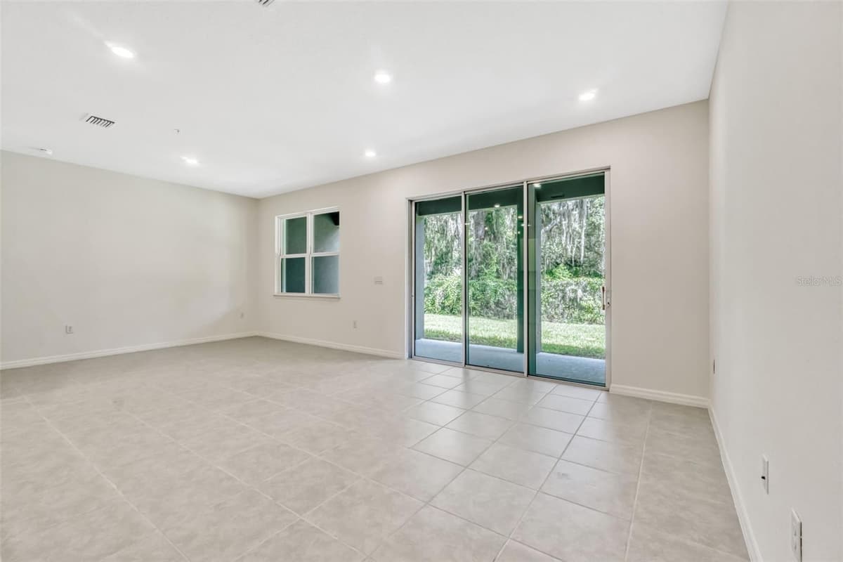 5213 LUISA COURT — photo 4 of 21