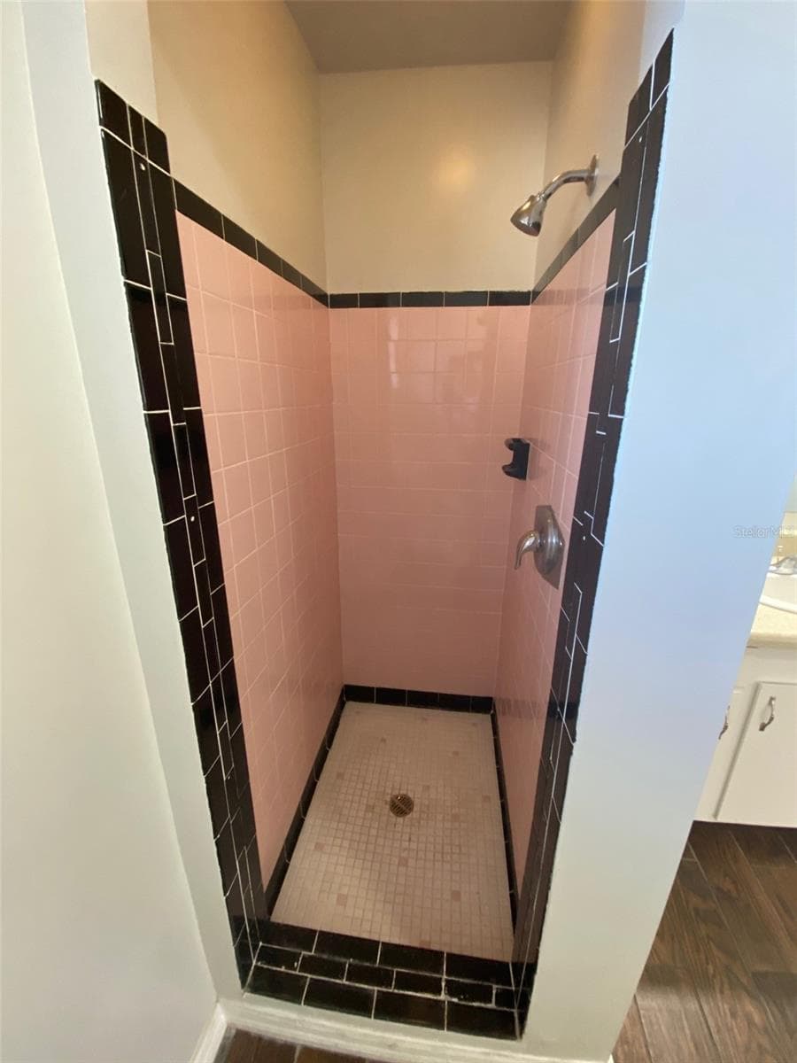 803 HASELTON STREET — photo 13 of 14