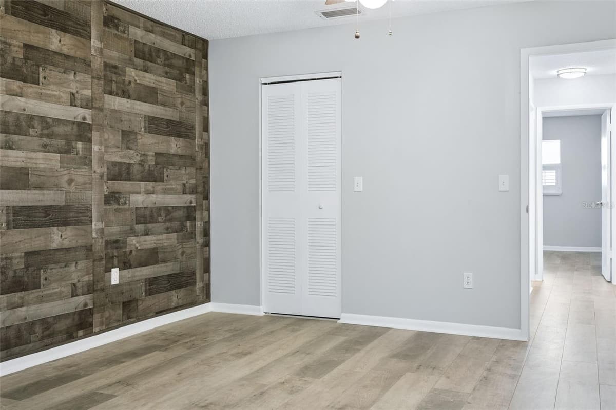 5501 80TH STREET — photo 17 of 27