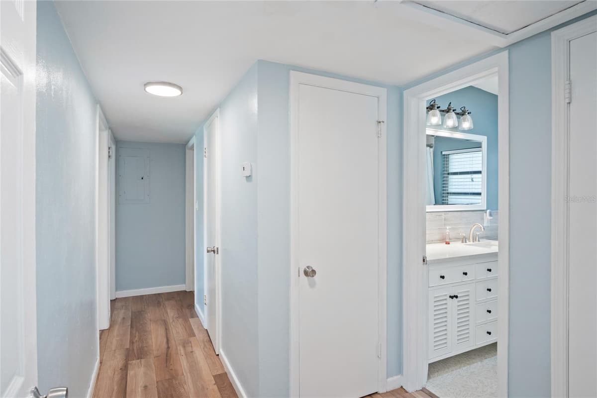 1840 POWERS DRIVE — photo 13 of 38