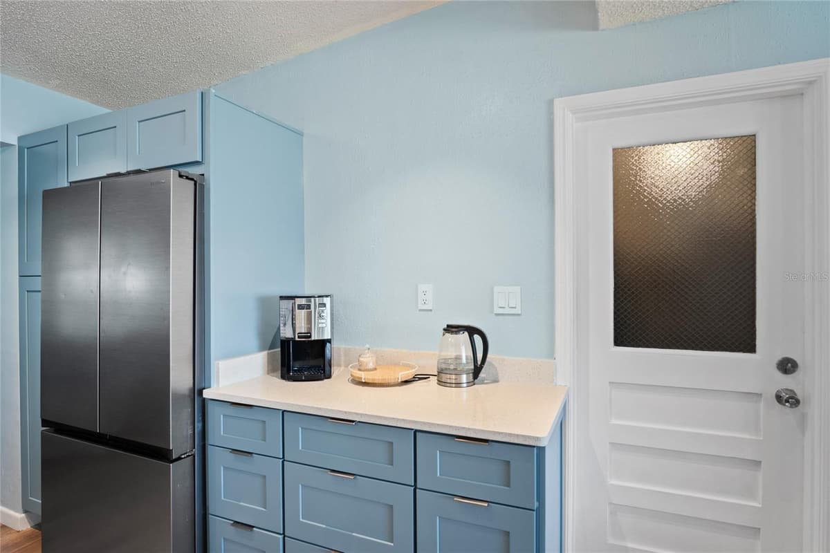 1840 POWERS DRIVE — photo 11 of 38