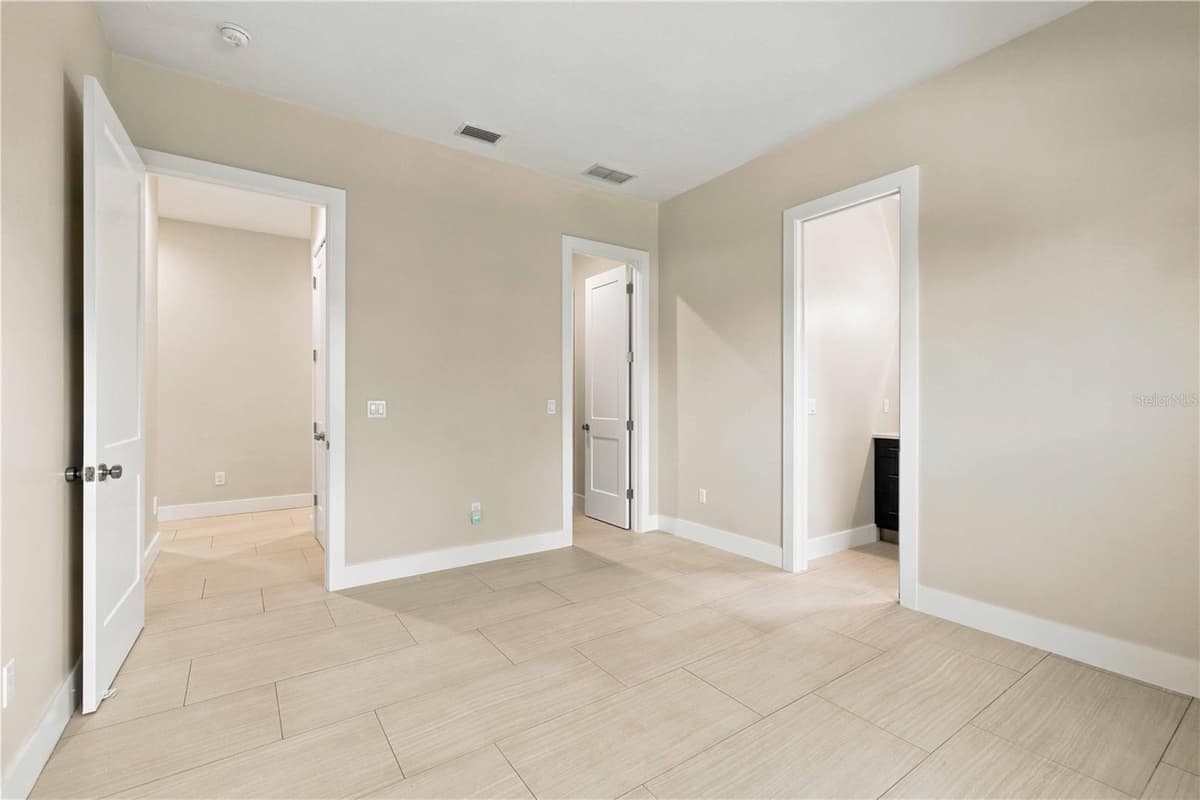 21724 DEER POINTE CROSSING — photo 39 of 46