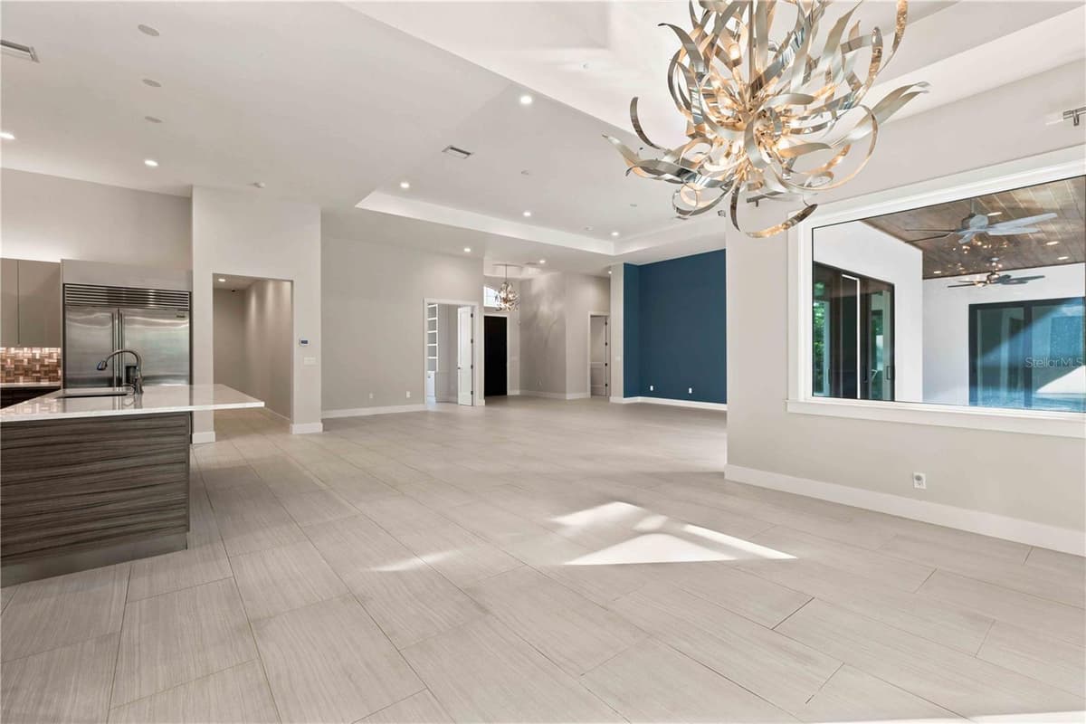 21724 DEER POINTE CROSSING — photo 15 of 46