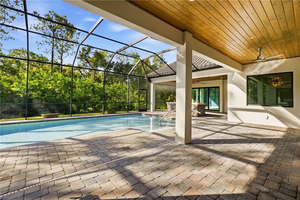 21724 DEER POINTE CROSSING — photo 4 of 46