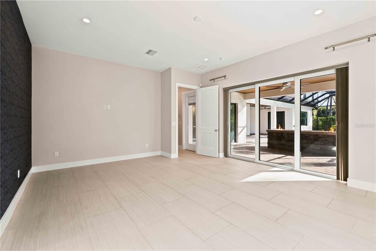 21724 DEER POINTE CROSSING — photo 25 of 46