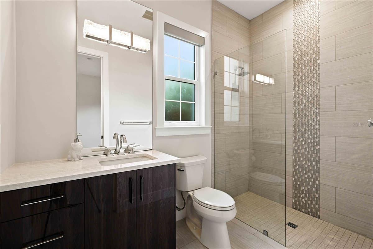 21724 DEER POINTE CROSSING — photo 40 of 46