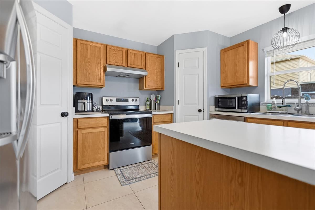 10304 RIVER BREAM DRIVE — photo 8 of 45