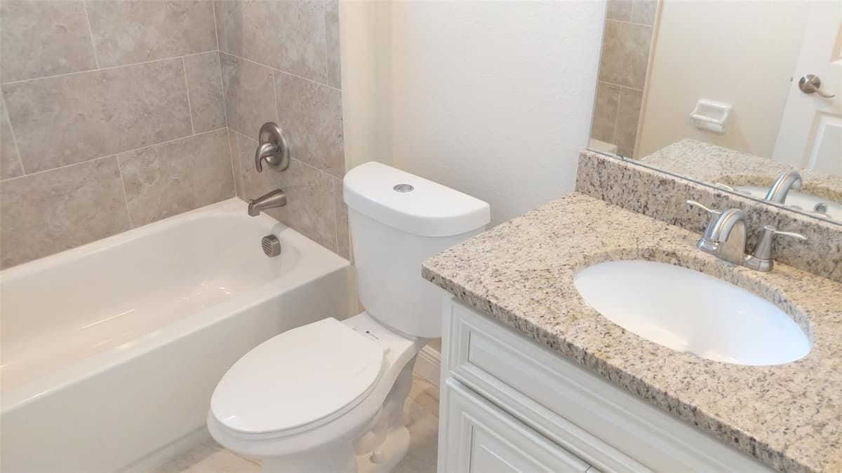 104 ROBERTS AVENUE — photo 9 of 14