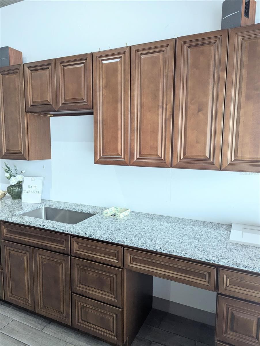 104 ROBERTS AVENUE — photo 11 of 14