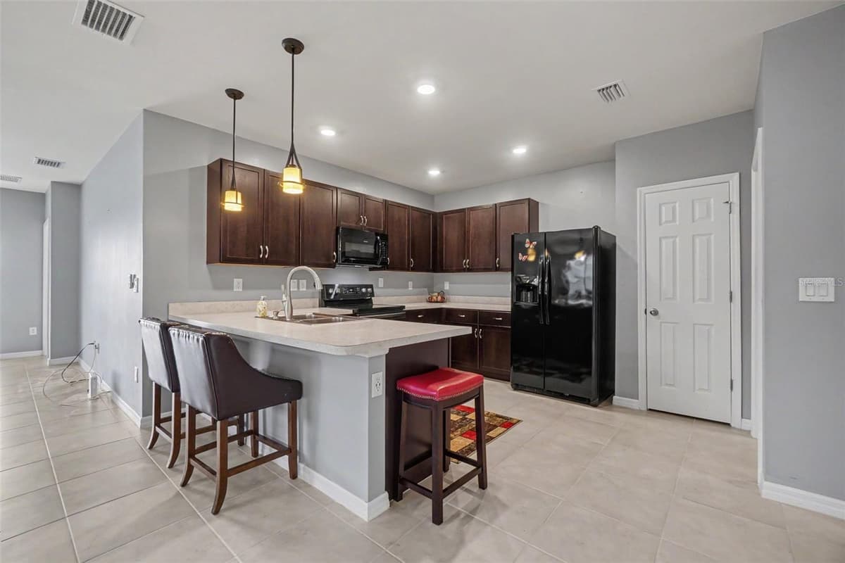 7136 CRYSTAL WAY — photo 9 of 57