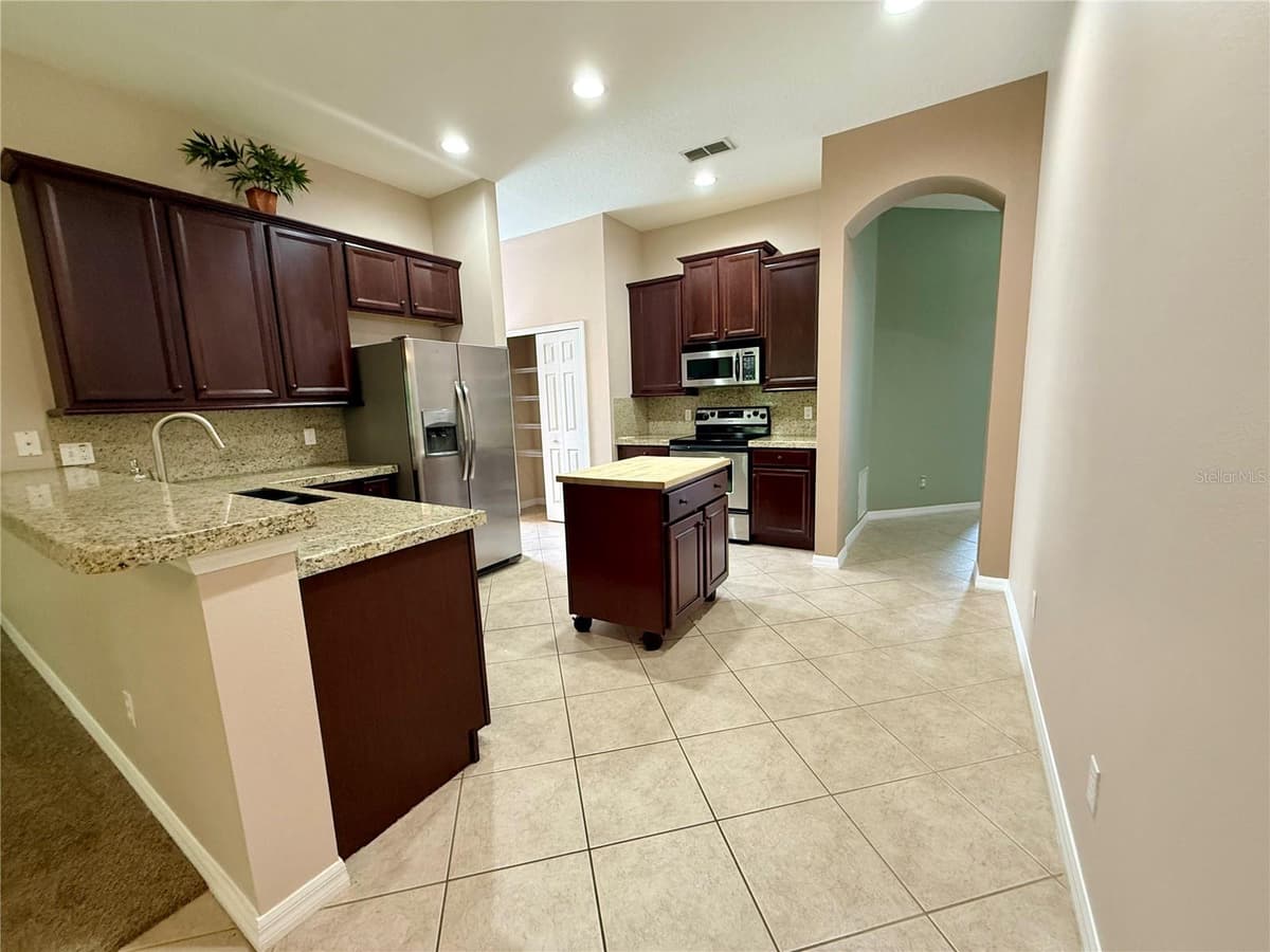 5126 MAJESTIC WOODS PL — photo 13 of 31