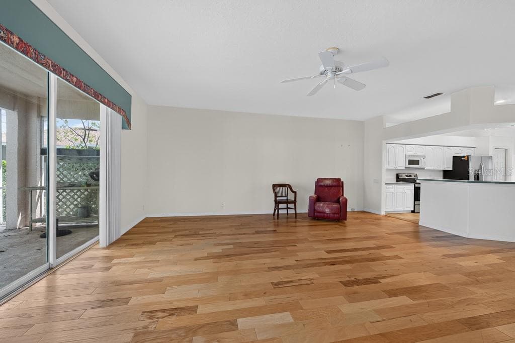 4355 BURNBERRY GLEN COURT — photo 15 of 50