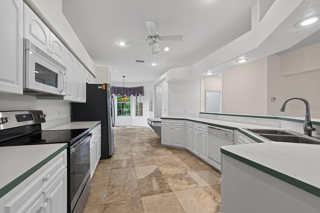 4355 BURNBERRY GLEN COURT — photo 10 of 50