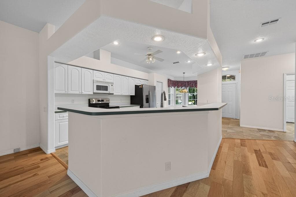 4355 BURNBERRY GLEN COURT — photo 11 of 50
