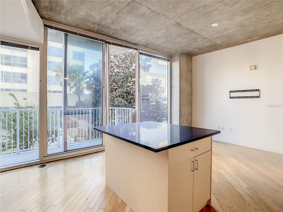 155 COURT AVENUE — photo 27 of 35