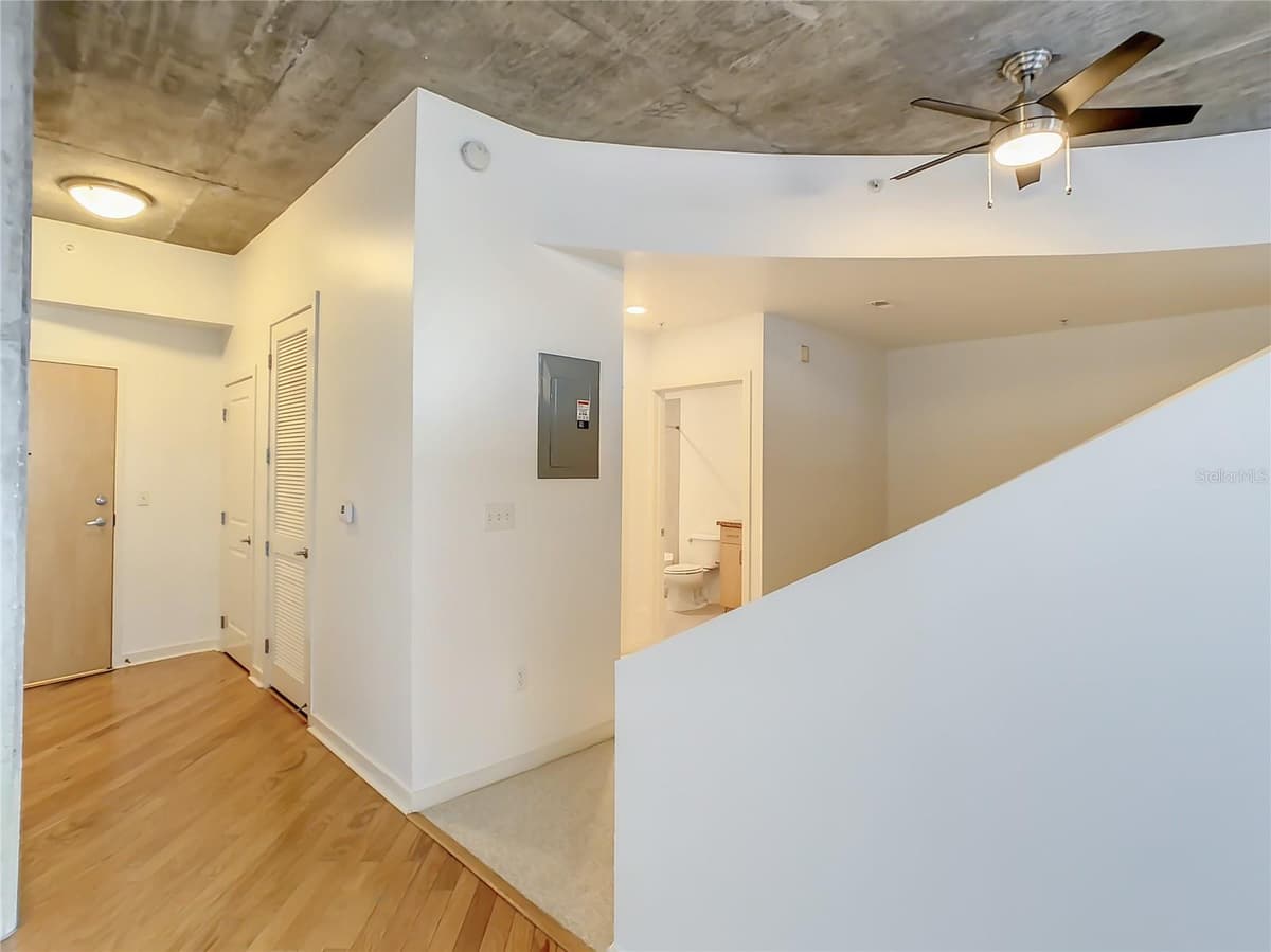 155 COURT AVENUE — photo 9 of 35