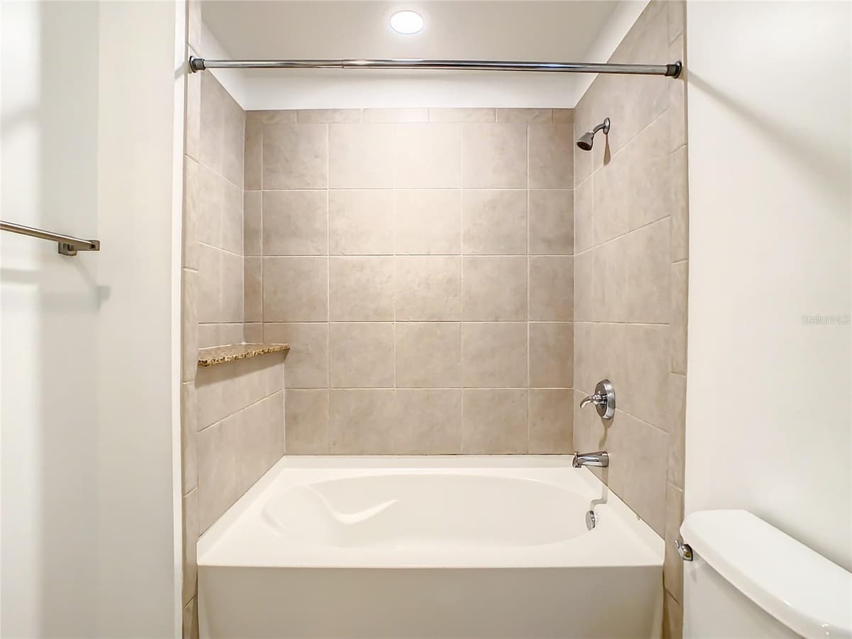 155 COURT AVENUE — photo 17 of 35