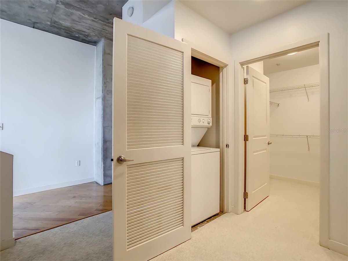 155 COURT AVENUE — photo 18 of 35