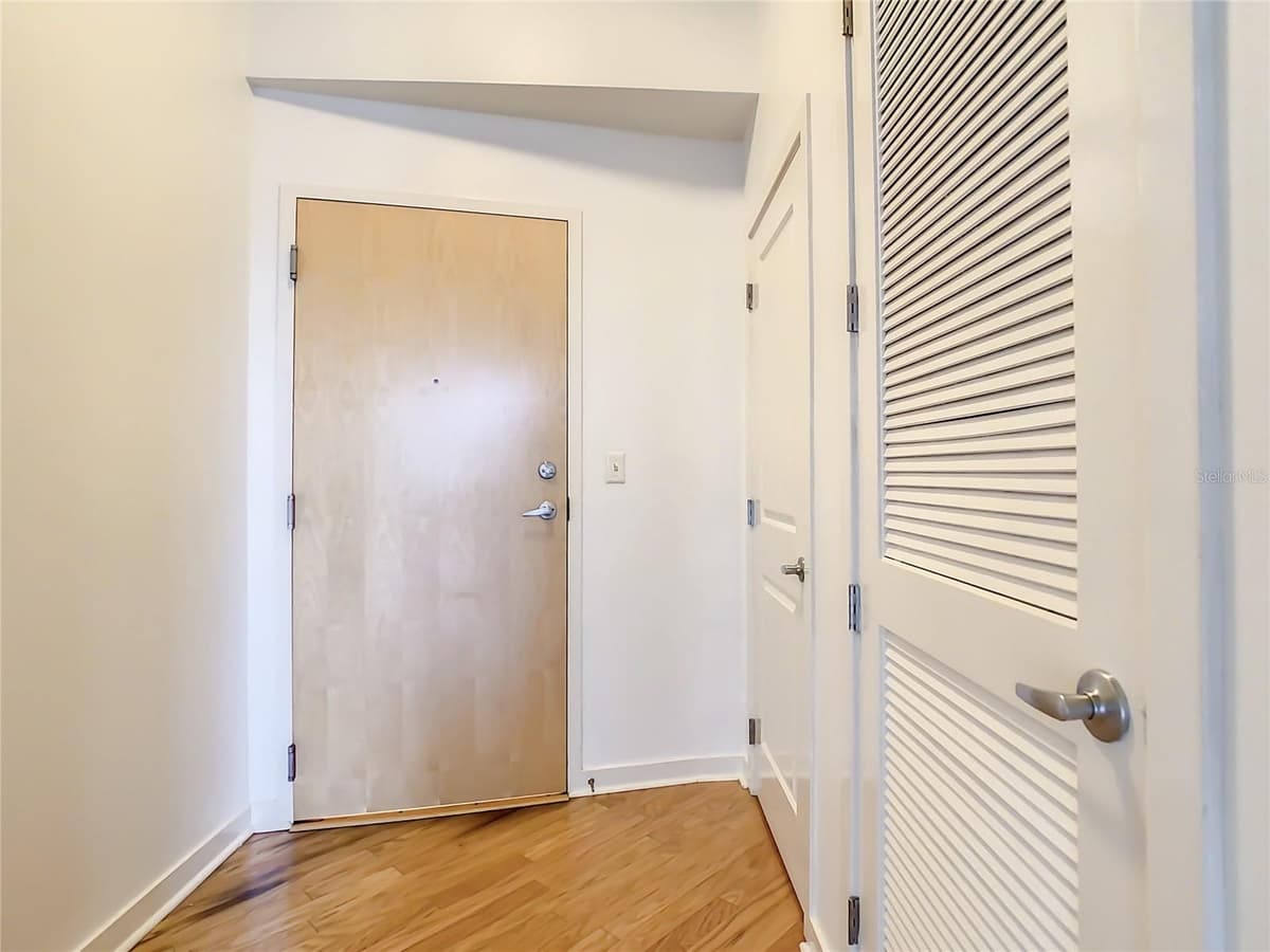 155 COURT AVENUE — photo 7 of 35
