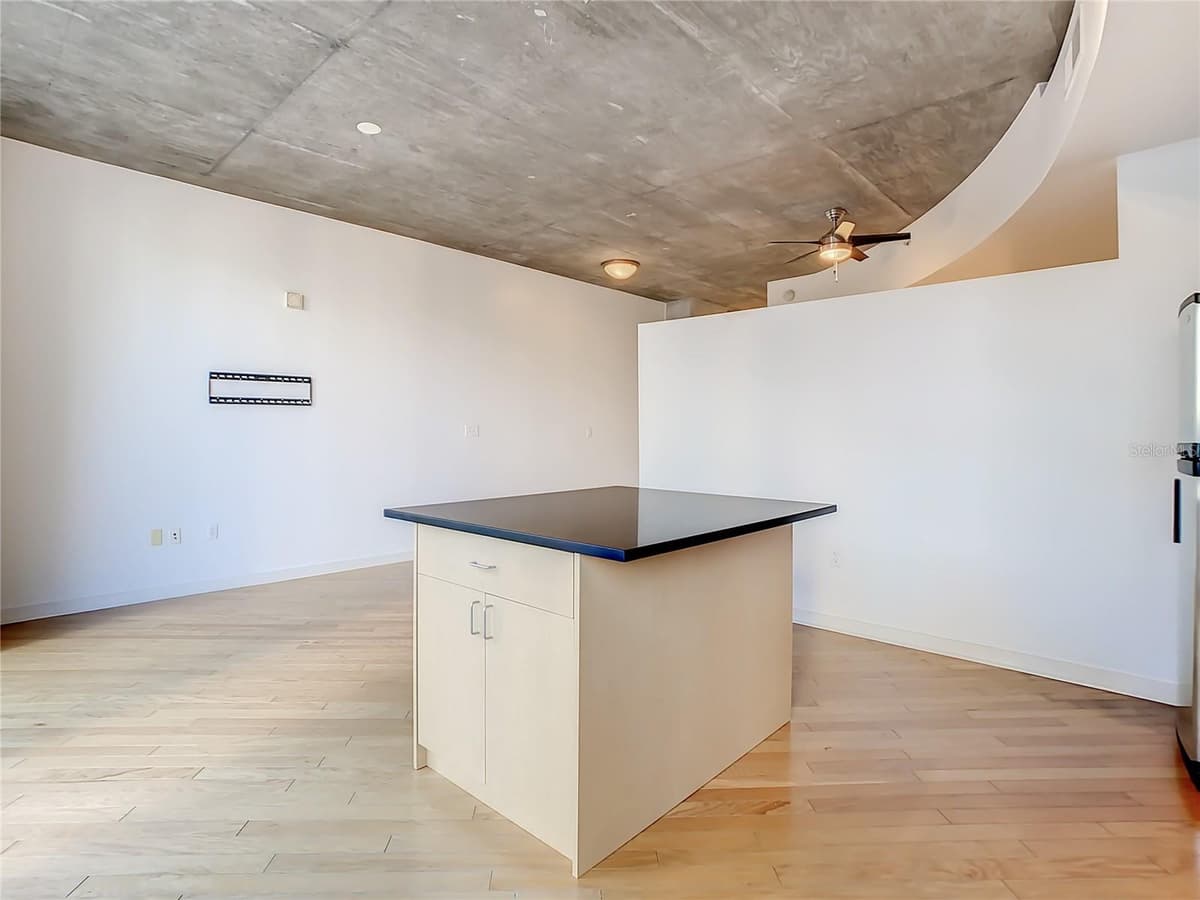 155 COURT AVENUE — photo 26 of 35